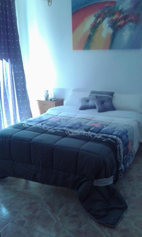 Comet Suites Almona Granada Room photo